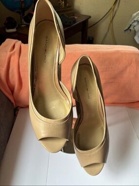 Bandolino Nude Peep-Toe Heels